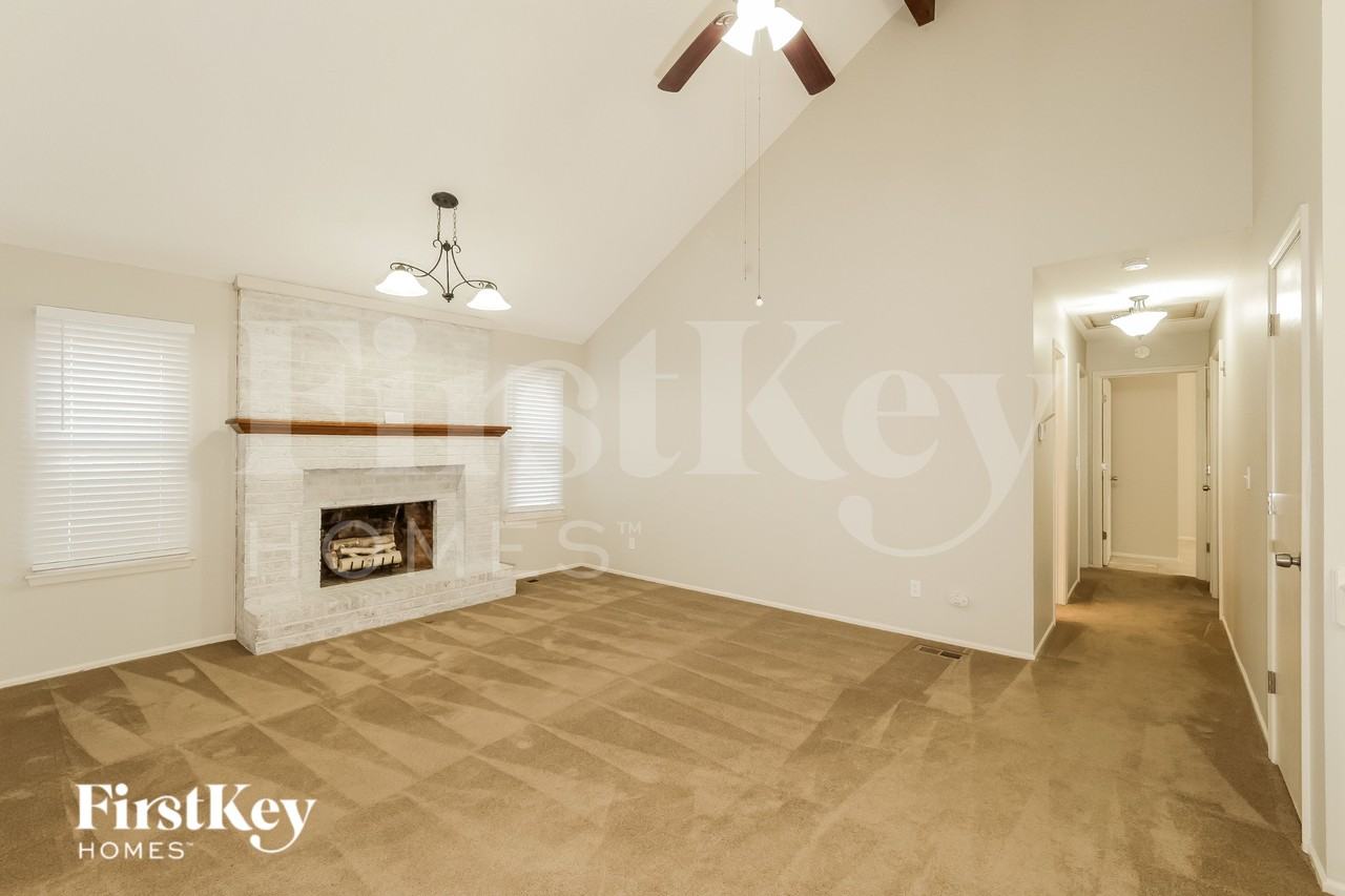 15208 W 91st Pl - Photo 2 of 16