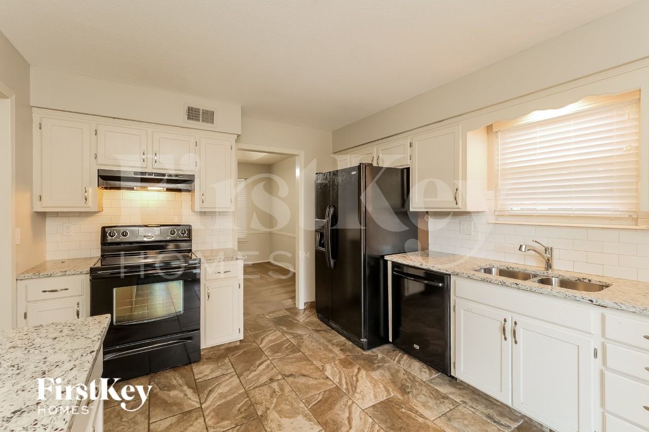 15208 W 91st Pl - Photo 6 of 16