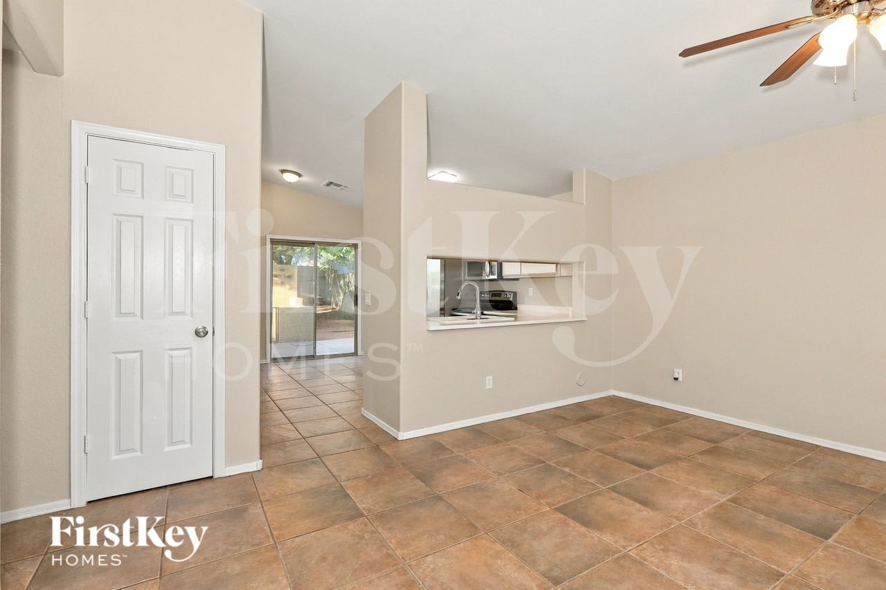 1338 W Mesquite Ave - Photo 2 of 18