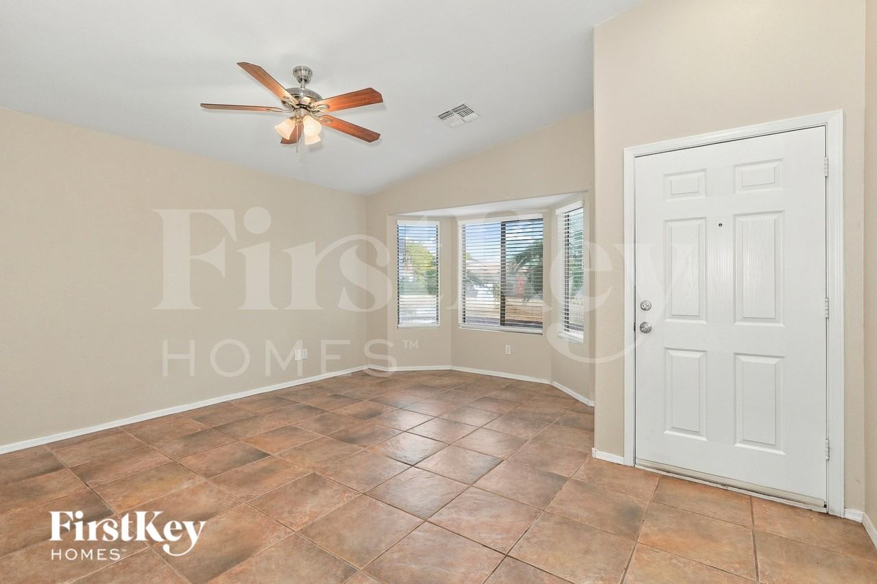 1338 W Mesquite Ave - Photo 3 of 18