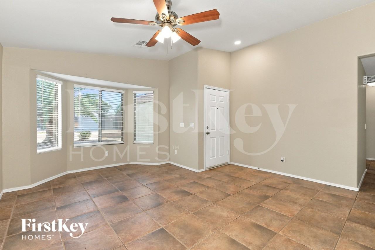 1338 W Mesquite Ave - Photo 4 of 18