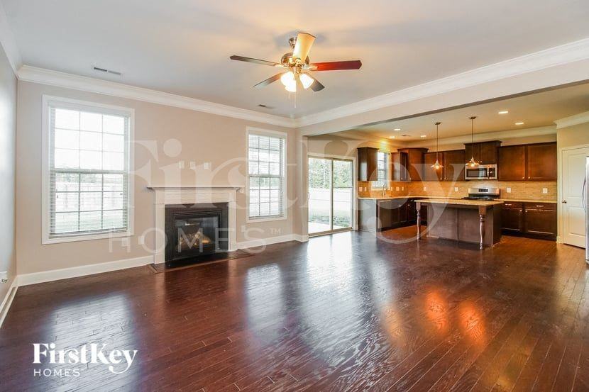 1819 Ridge Creek Dr - Photo 2 of 15