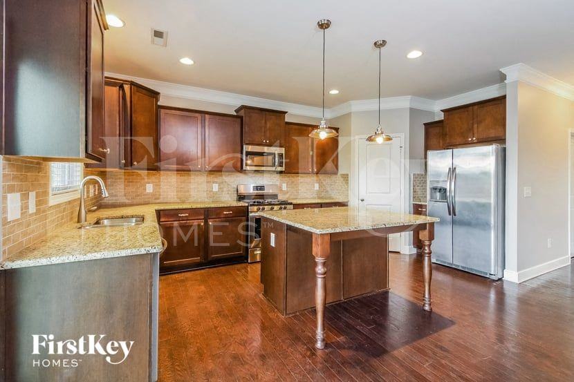 1819 Ridge Creek Dr - Photo 5 of 15