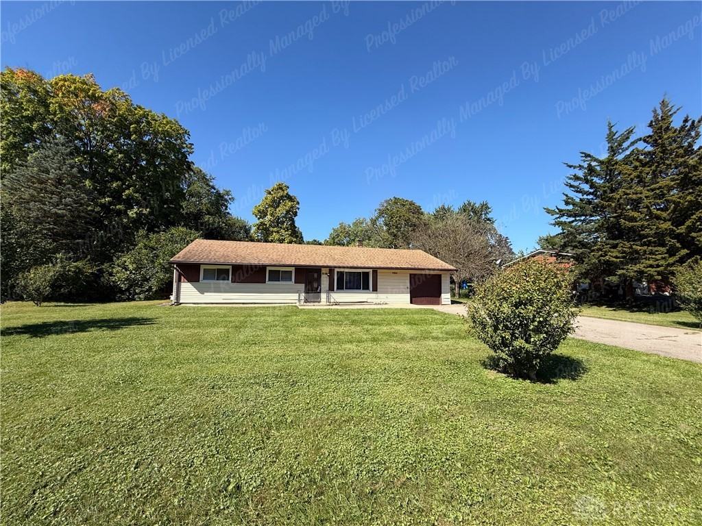 1927 N Central Dr - Photo 2 of 36