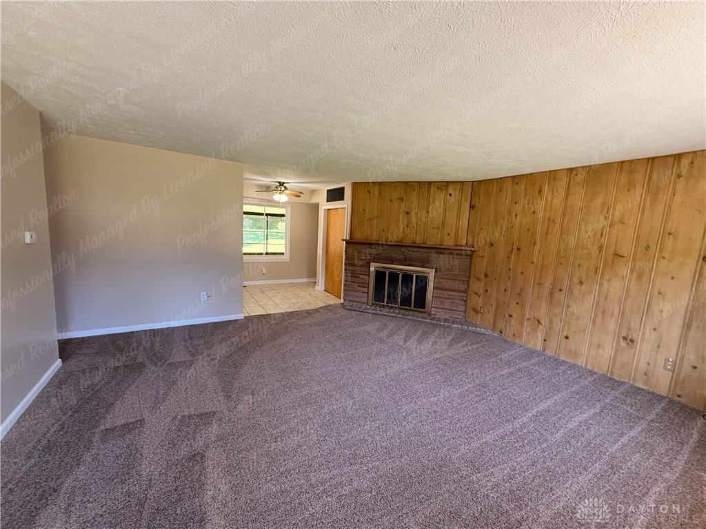 1927 N Central Dr - Photo 5 of 36