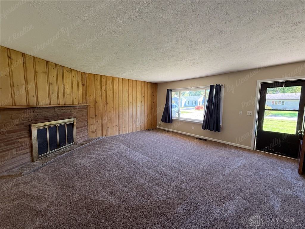 1927 N Central Dr - Photo 6 of 36