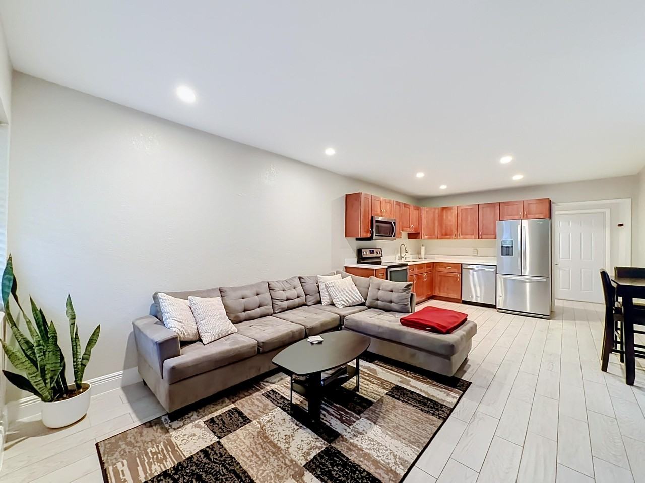 1529 Nw 4th Ave #1-2 - Photo 4 of 21