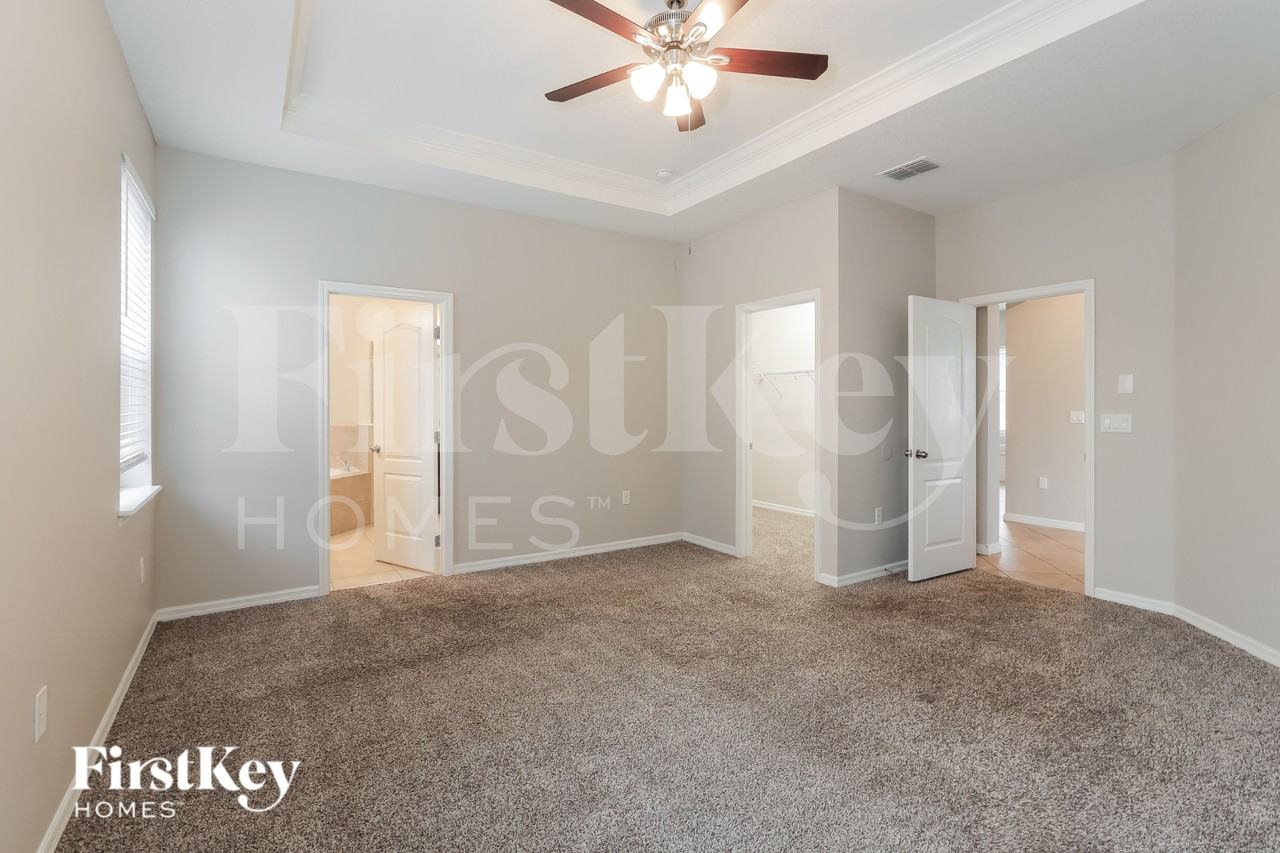 30544 Annadale Dr - Photo 5 of 16
