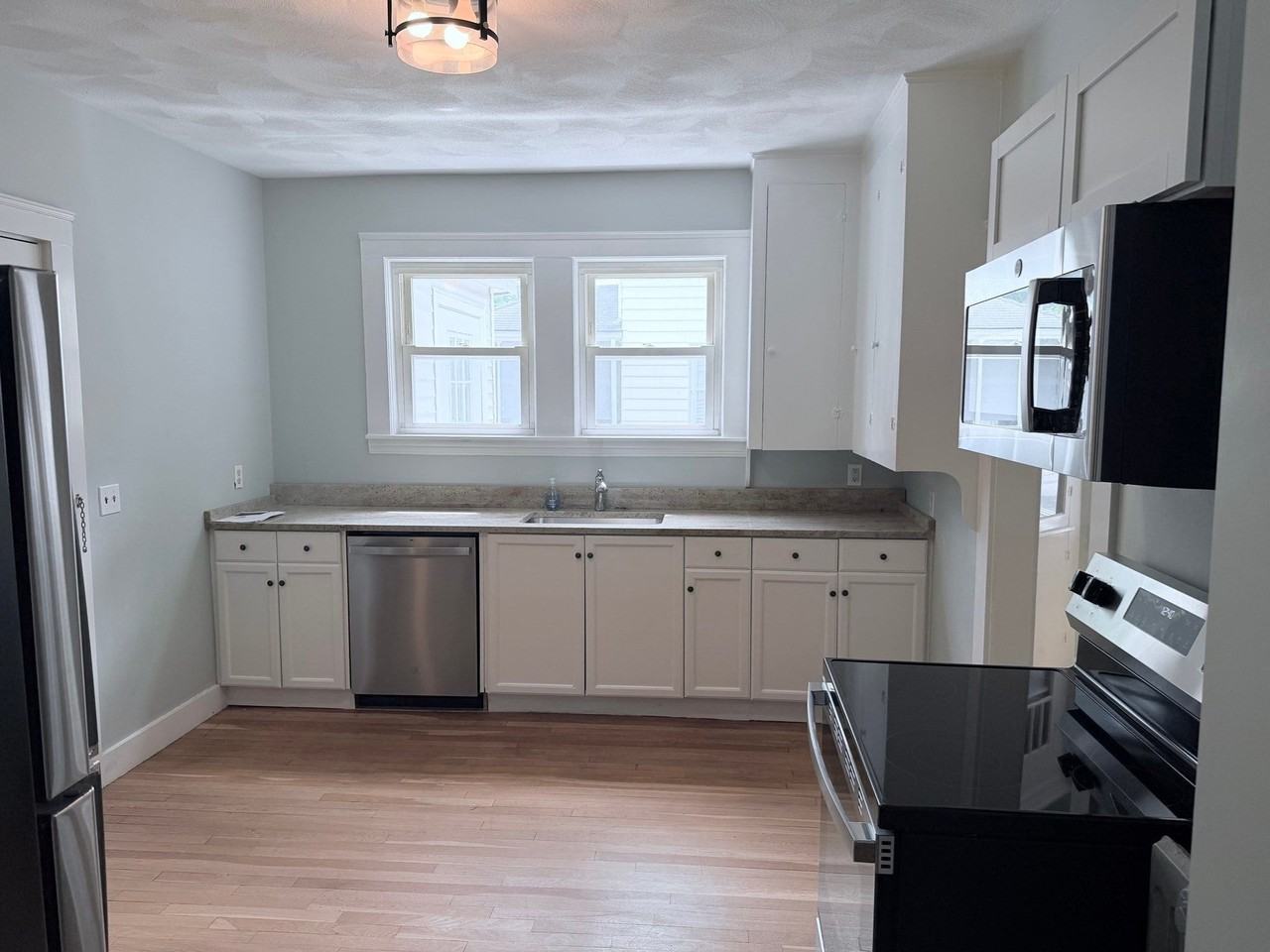 56 S Main St - Photo 5 of 26
