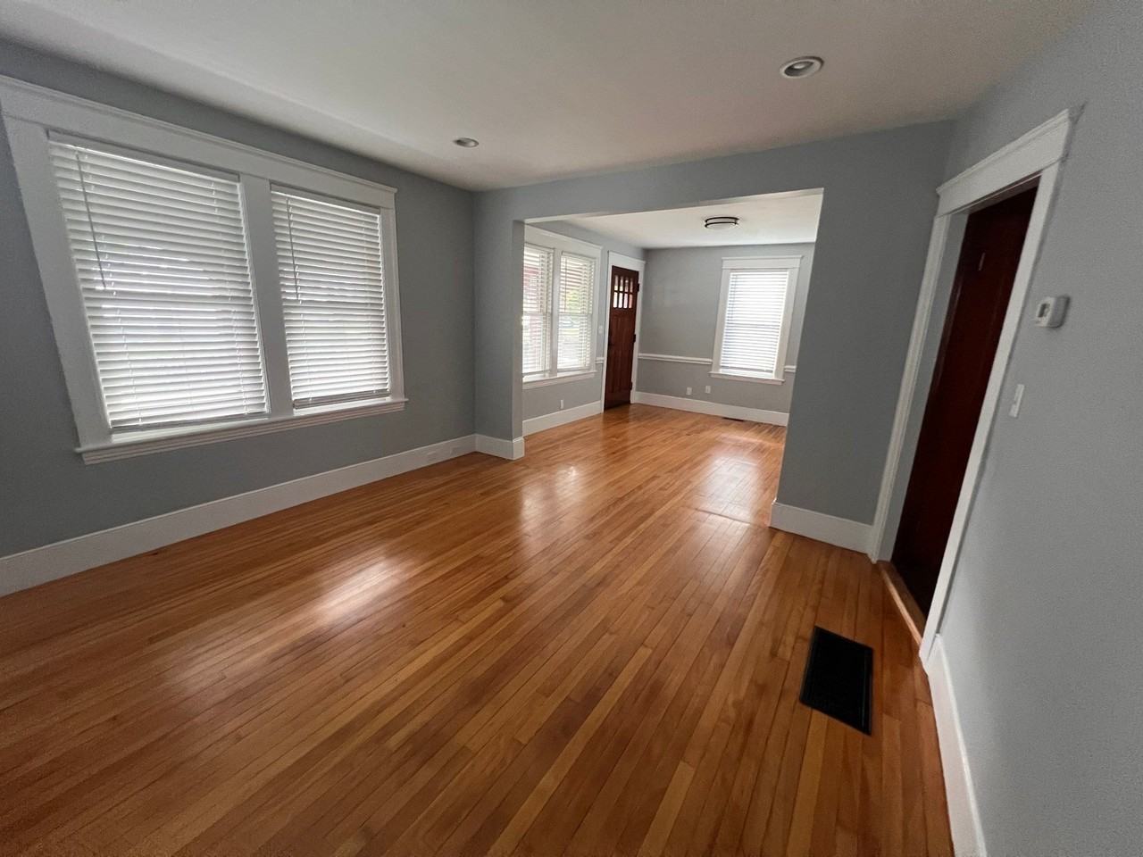 8 Elton St - Photo 5 of 27