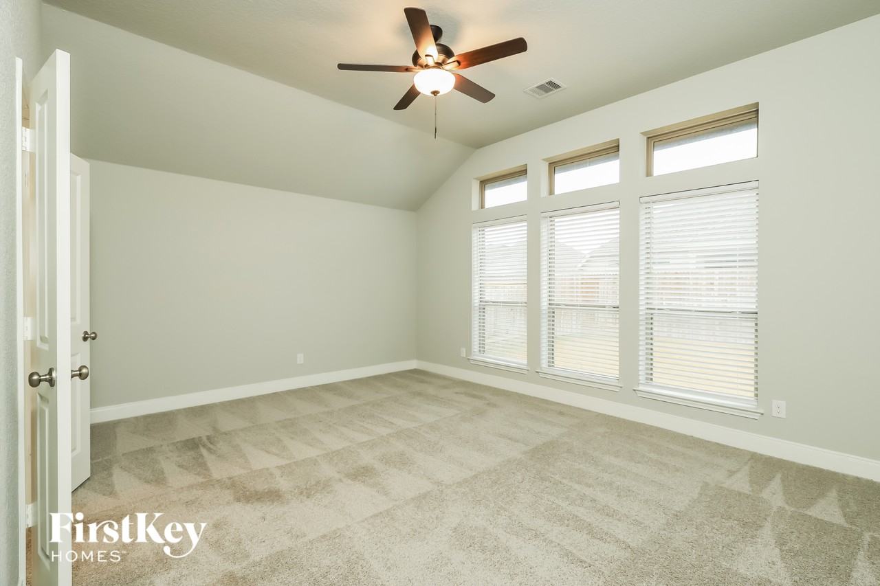 2980 Grove Way - Photo 6 of 15