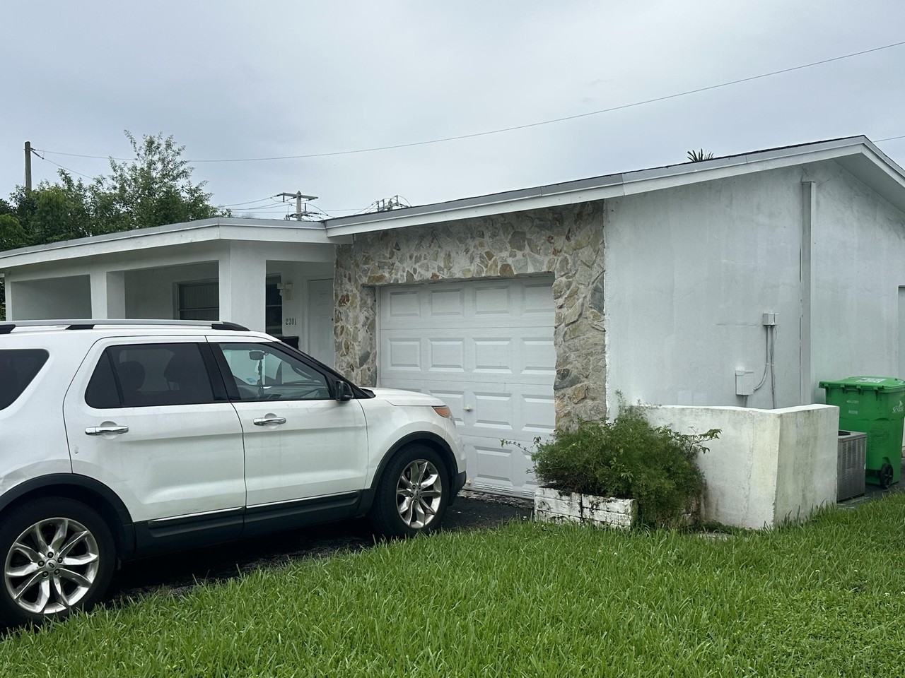2301 Nw 81st Ter - Photo 2 of 15