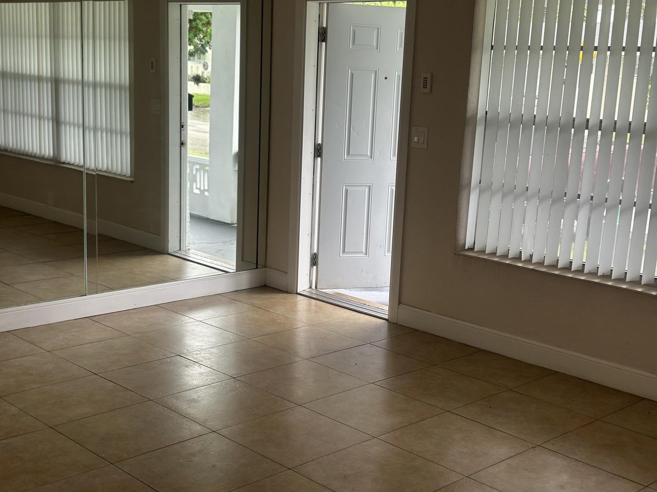 2301 Nw 81st Ter - Photo 4 of 15