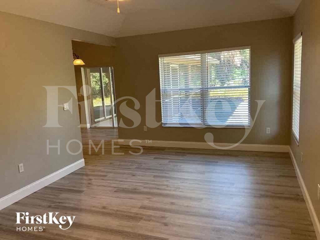 5020 Kingsman Ave - Photo 3 of 17