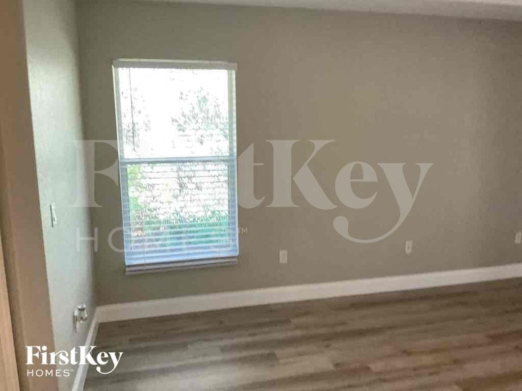 5020 Kingsman Ave - Photo 7 of 17