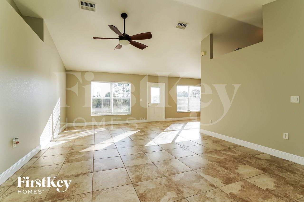 3313 Ne 15th Pl - Photo 2 of 15