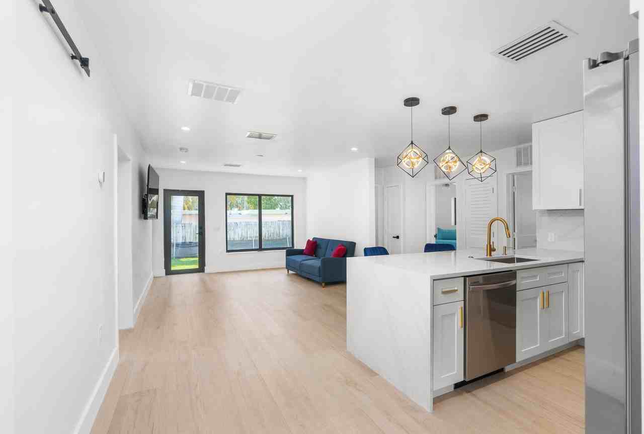 303 De Carie St #303 - Photo 4 of 26