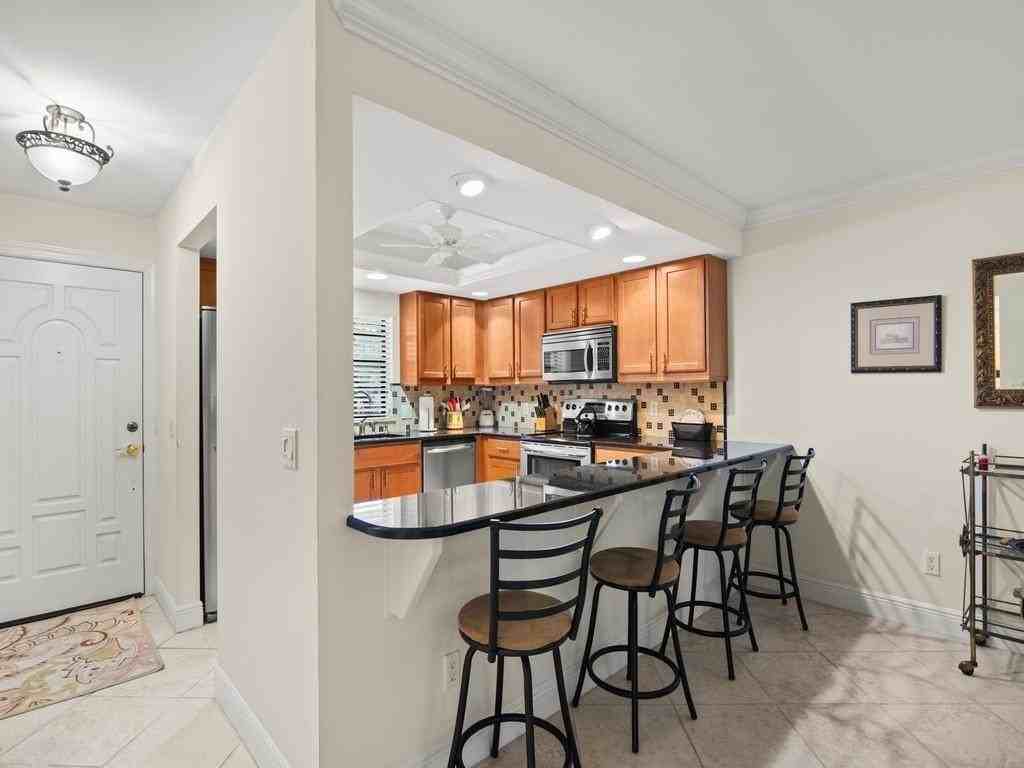 400 18th St #B6 - Photo 7 of 30