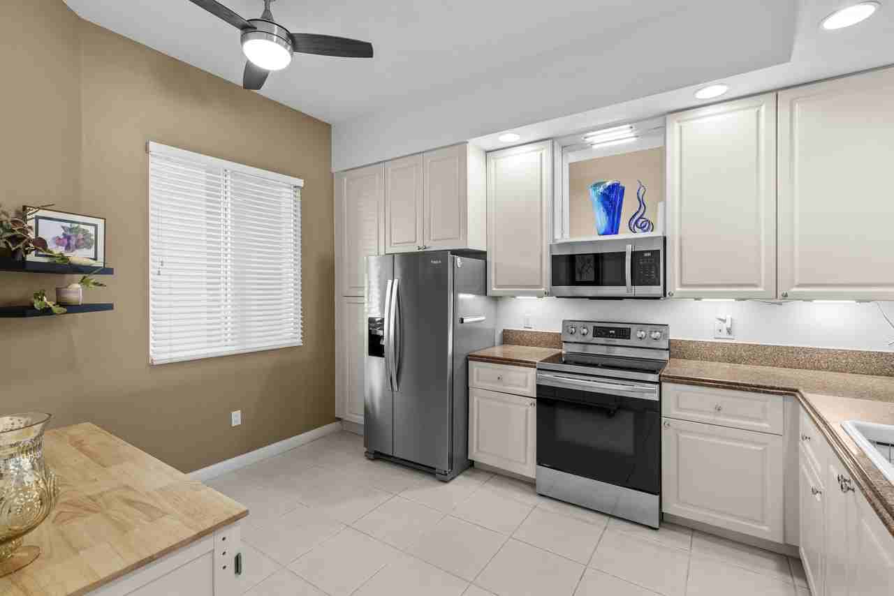 9 Harbour Isle Dr E #102 - Photo 6 of 40