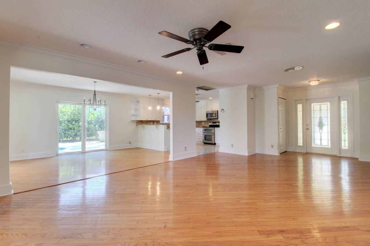 949 Greensward Ln - Photo 3 of 13