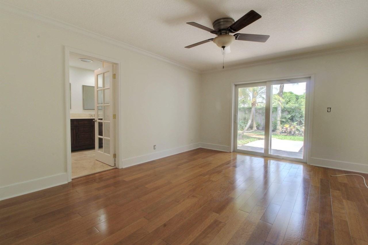 949 Greensward Ln - Photo 6 of 13