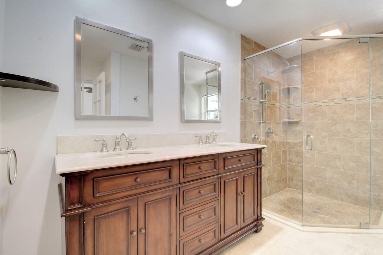 949 Greensward Ln - Photo 7 of 13