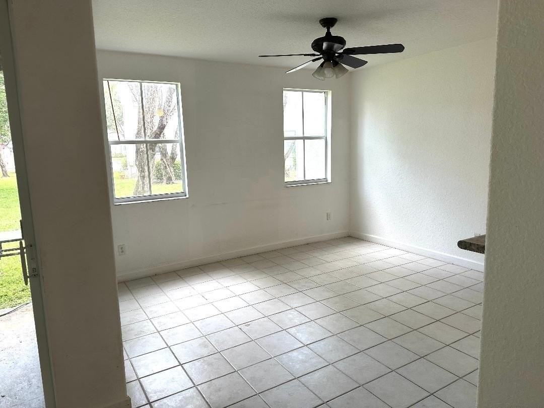 2307 Shoma Ln - Photo 3 of 12