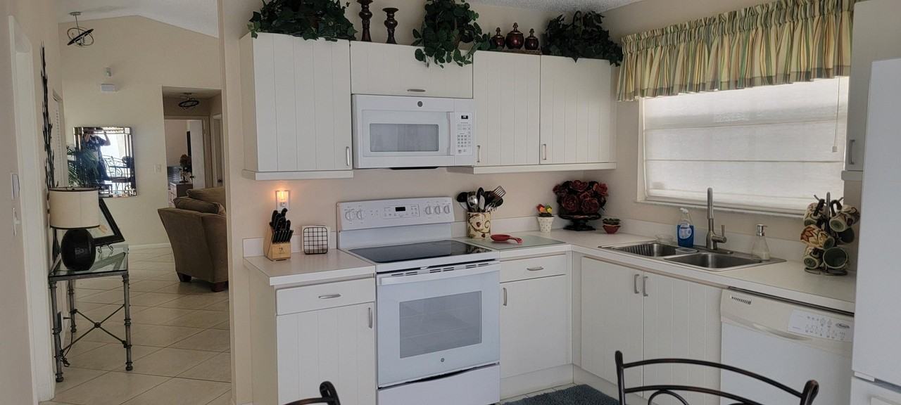 2529 Bedford Mews Dr - Photo 4 of 26