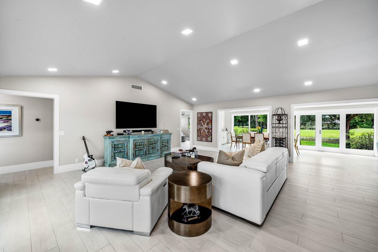 3518 Royal Tern Ln - Photo 4 of 34