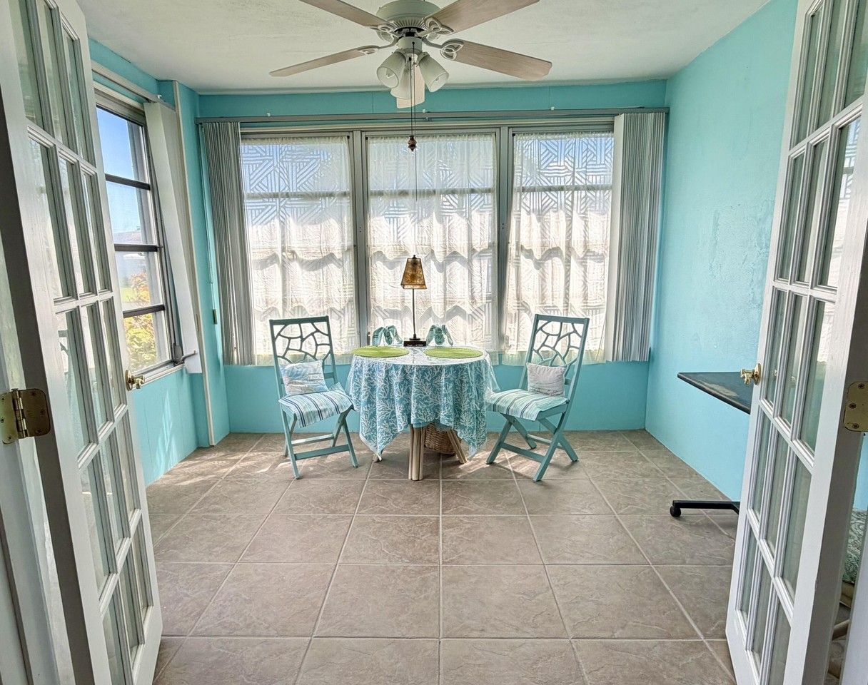 735 High Point Blvd N #D - Photo 5 of 27