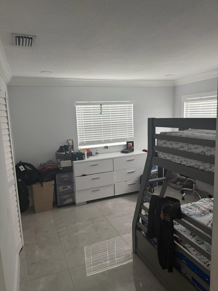 9313 Sw 3rd St - Photo 4 of 12