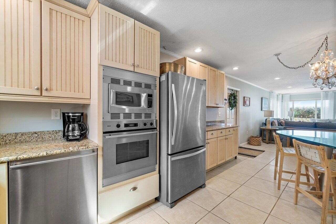 1457 Ne Ocean Blvd #1 - Photo 7 of 45