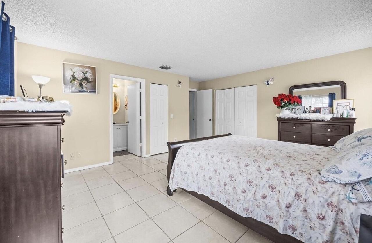1155 Sw Alexandria Ave - Photo 4 of 9