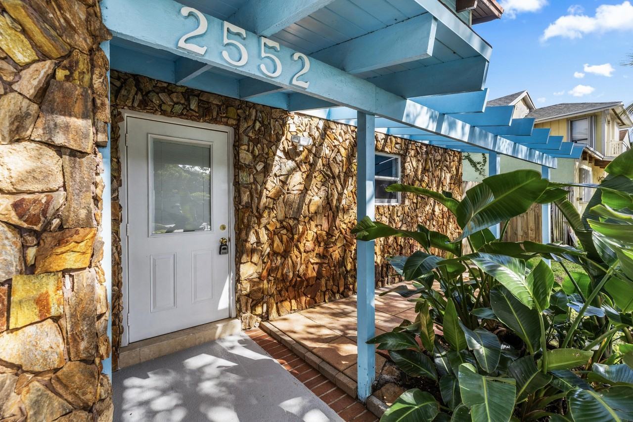 2552 Ella St - Photo 2 of 42