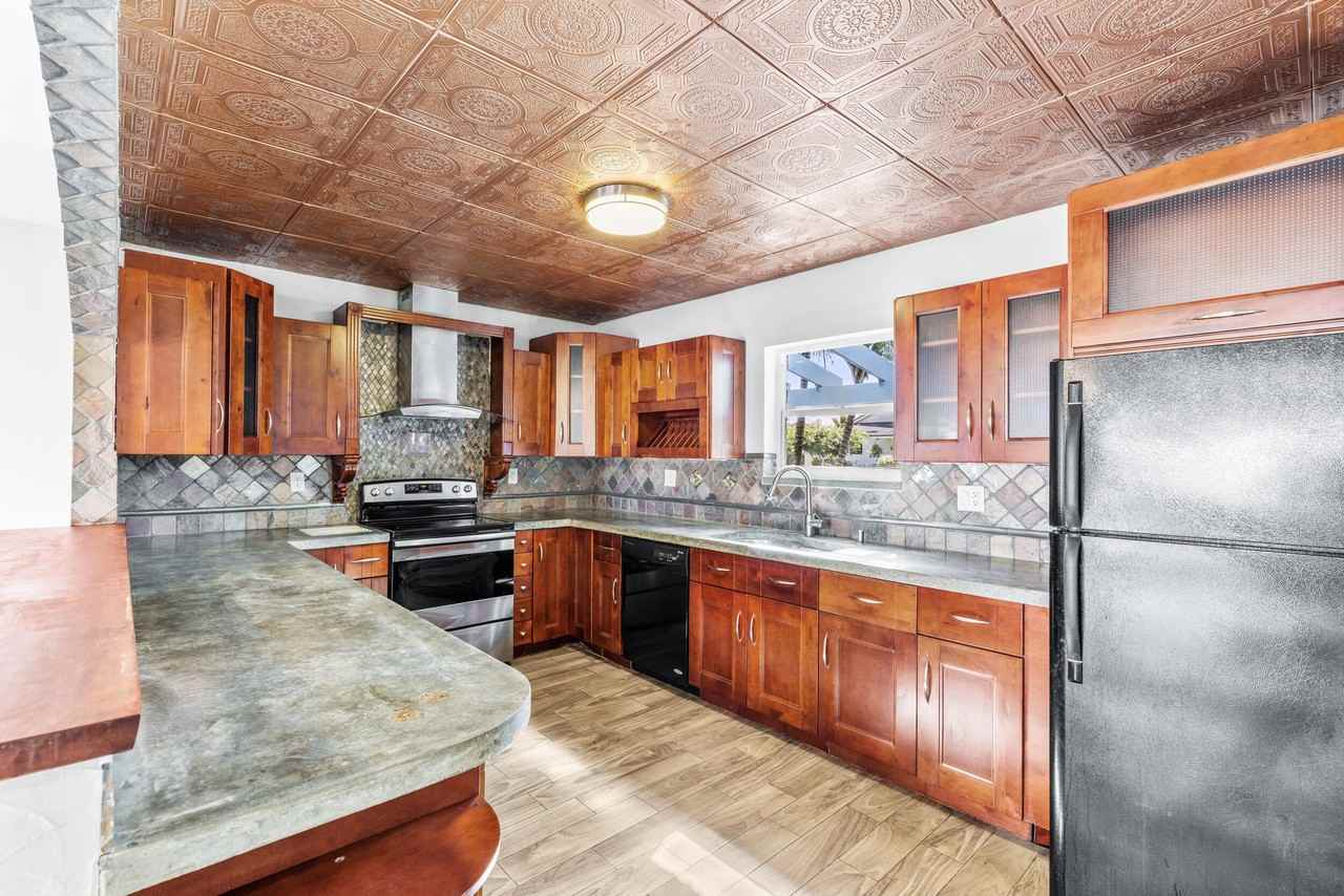 2552 Ella St - Photo 5 of 42