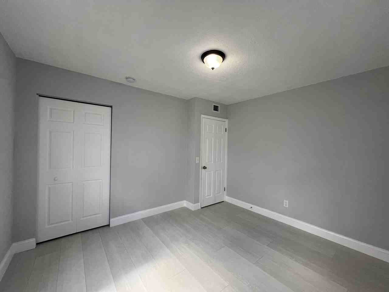 1273 W 34th St #1 - Photo 7 of 10