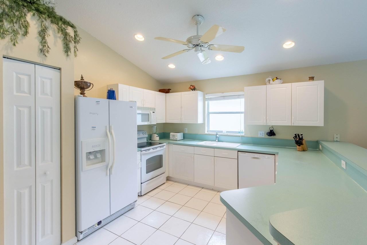 1869 Barnstable Rd - Photo 2 of 23