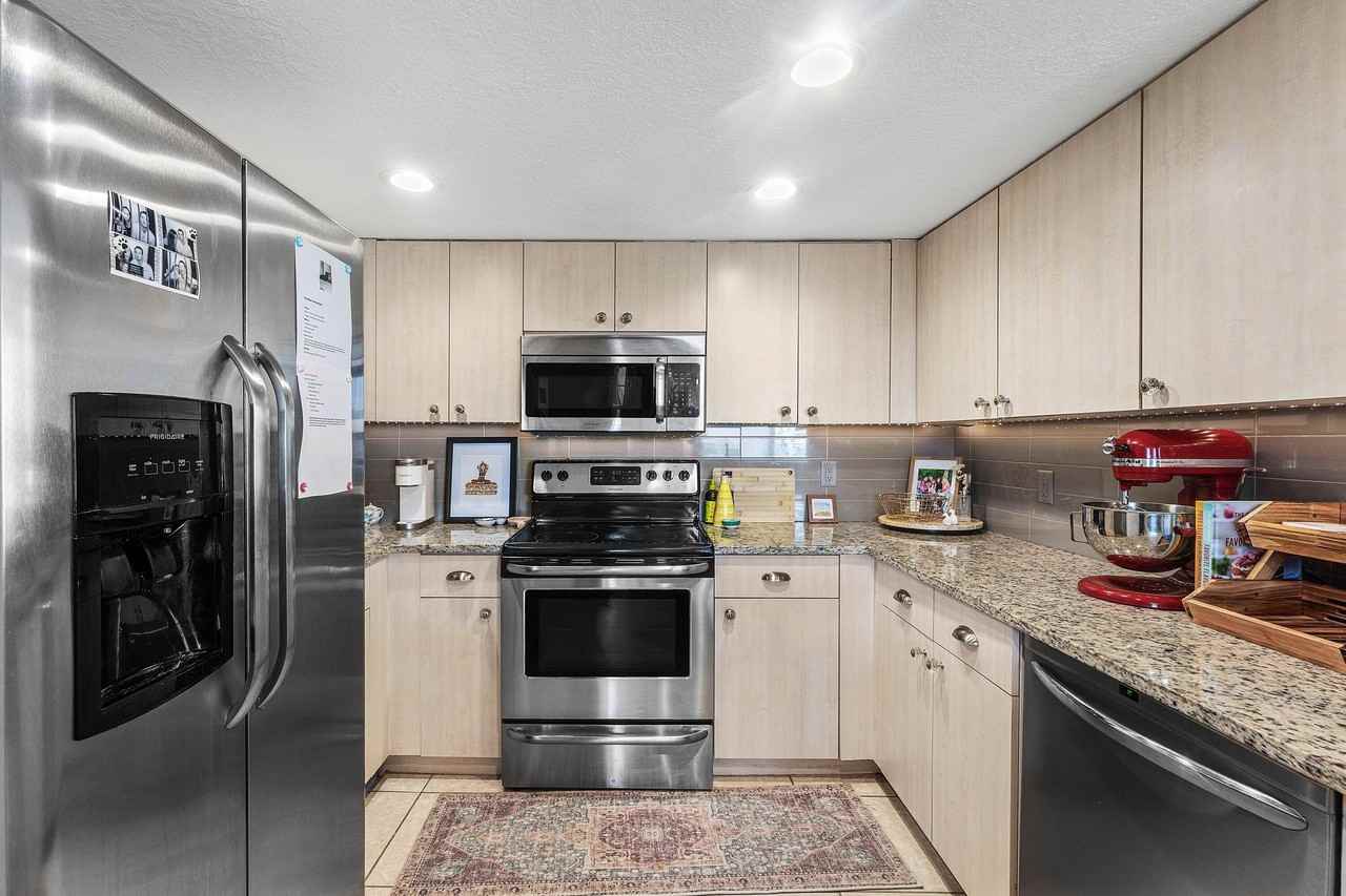1801 N Flagler Dr #716 - Photo 6 of 38