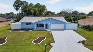242 Se Duxbury Ave - Photo 1 of 1