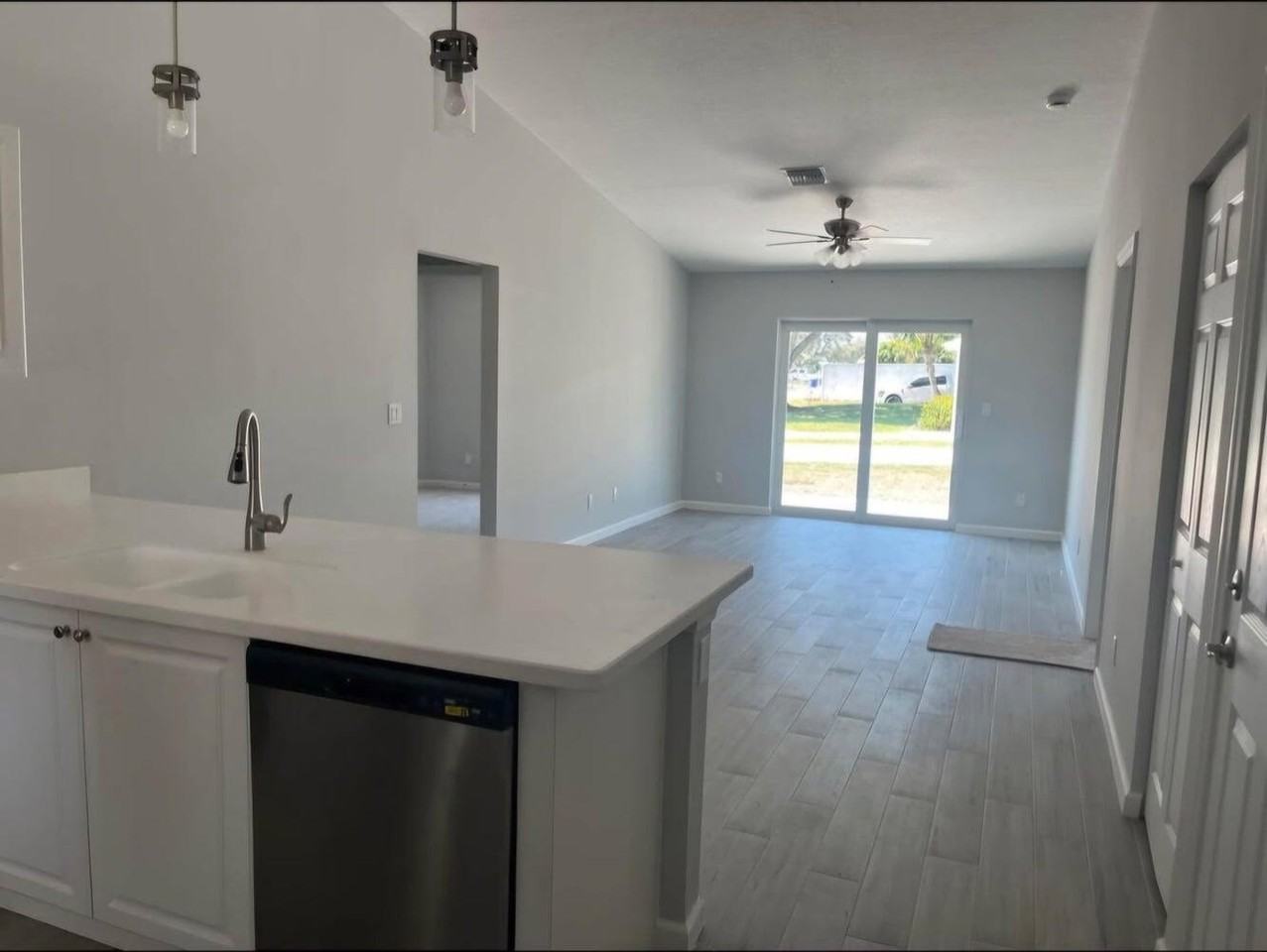 1250 Nw Antoch Ave - Photo 3 of 8