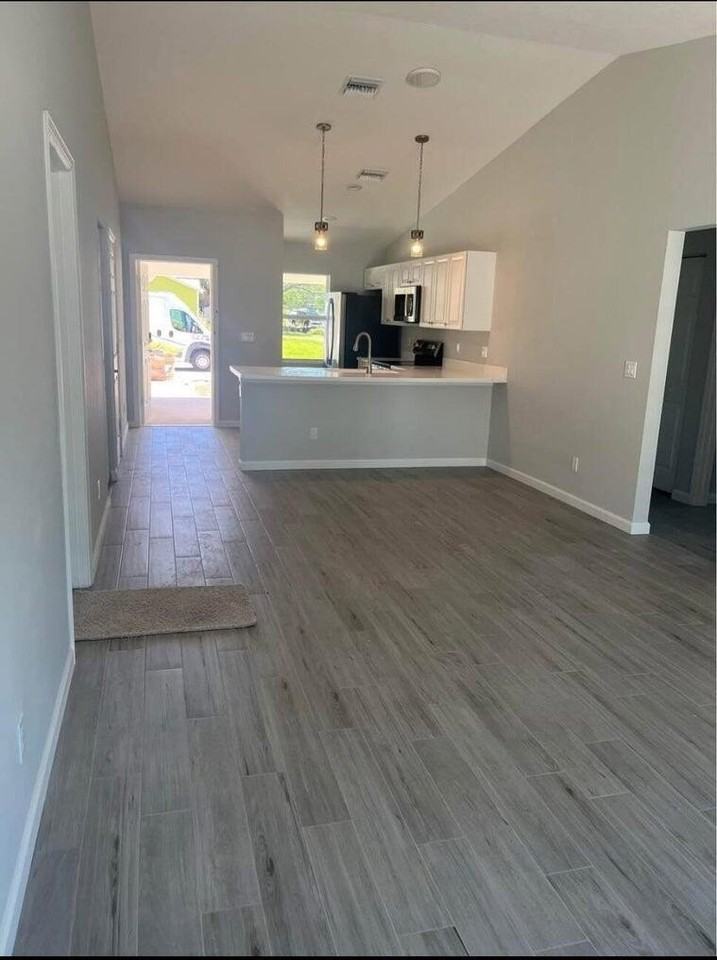 1250 Nw Antoch Ave - Photo 5 of 8