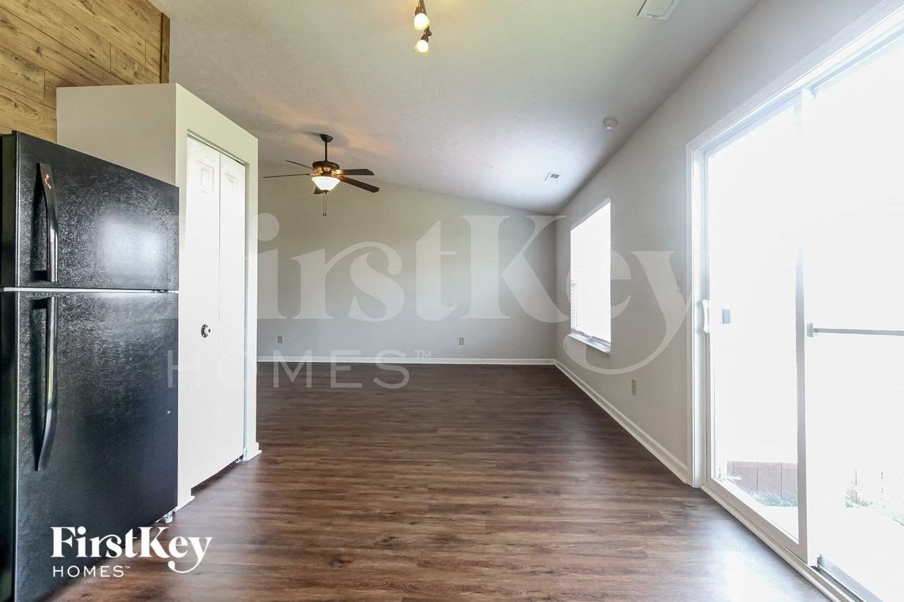 8508 Sansa St - Photo 5 of 15