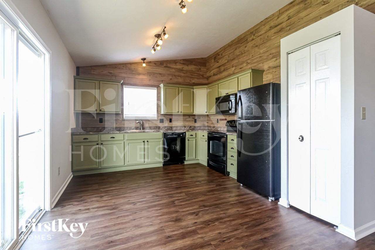 8508 Sansa St - Photo 6 of 15