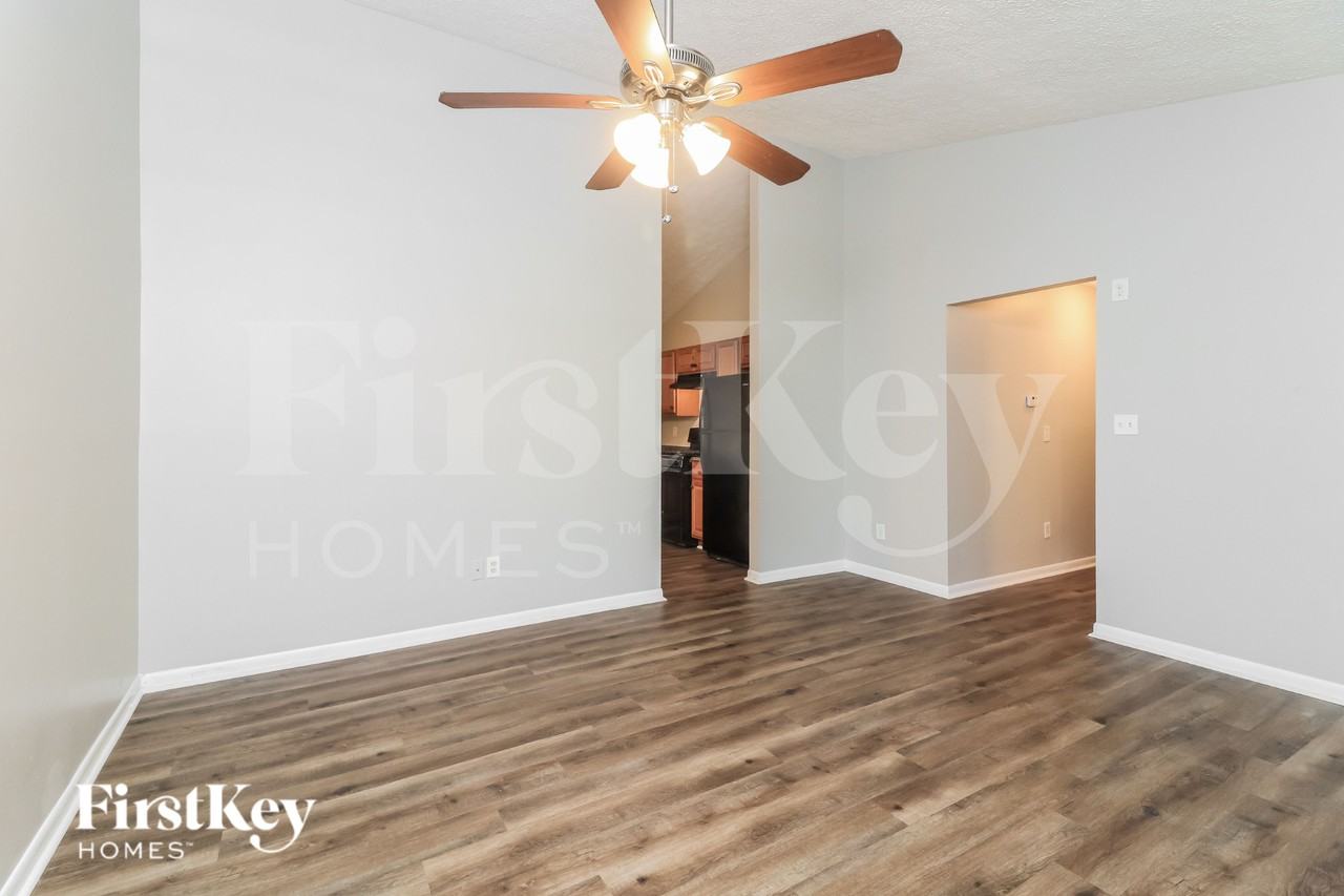 6911 Hickory Log Rd - Photo 5 of 16