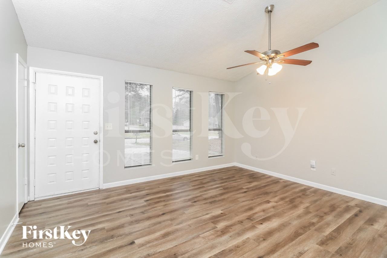 6911 Hickory Log Rd - Photo 6 of 16