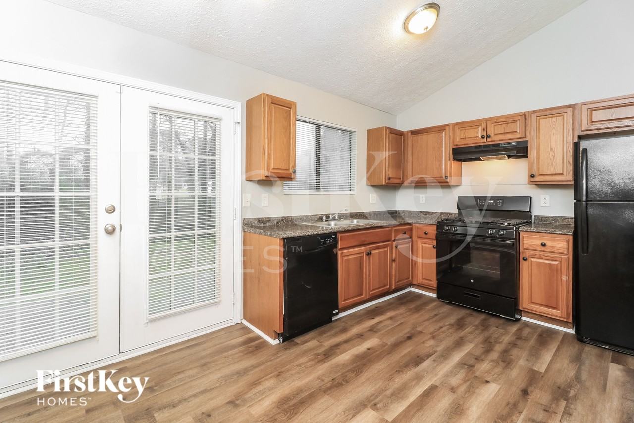 6911 Hickory Log Rd - Photo 7 of 16