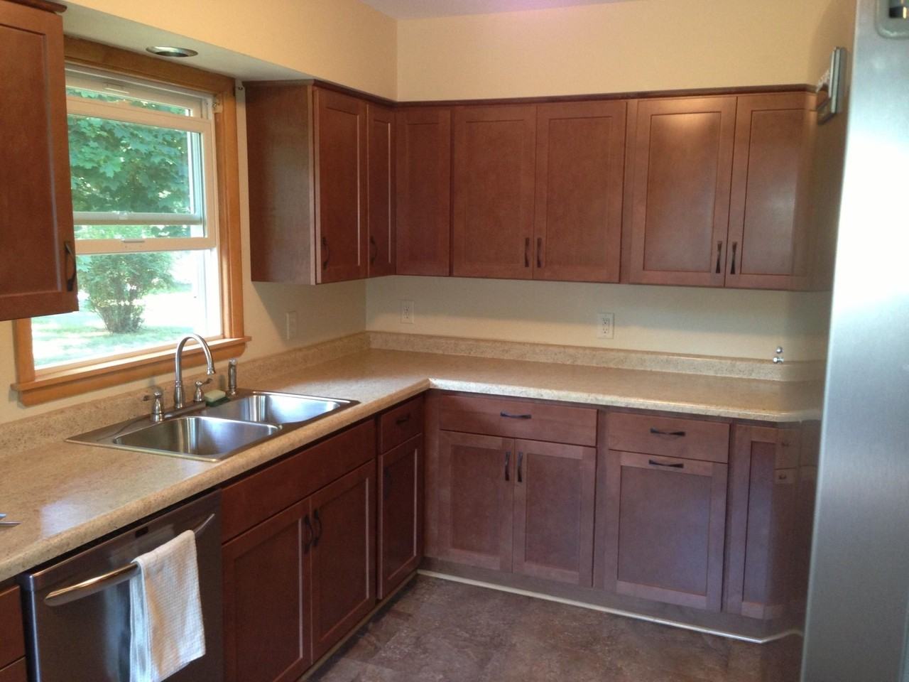 806 Summer St - Photo 4 of 11