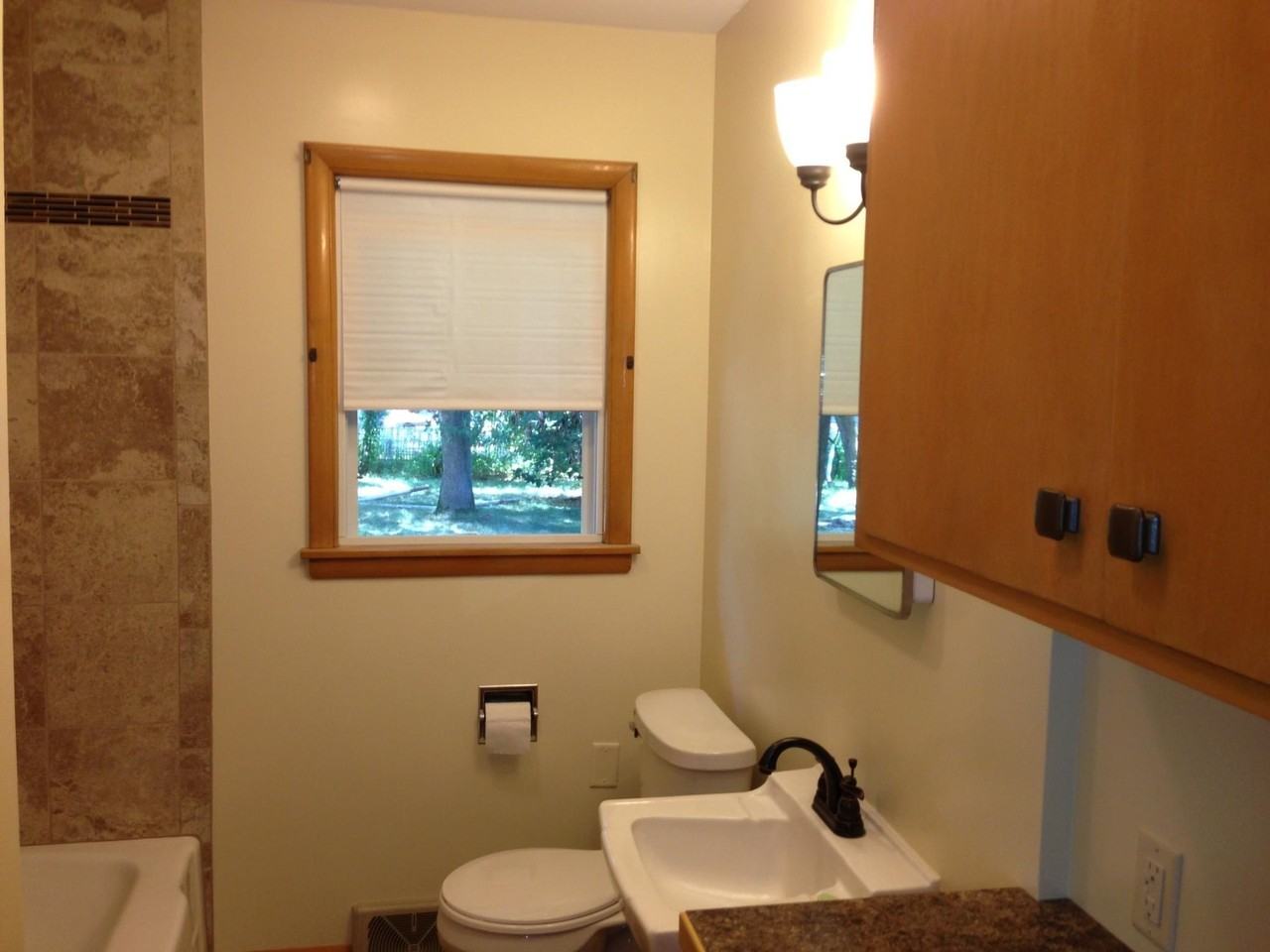 806 Summer St - Photo 7 of 11
