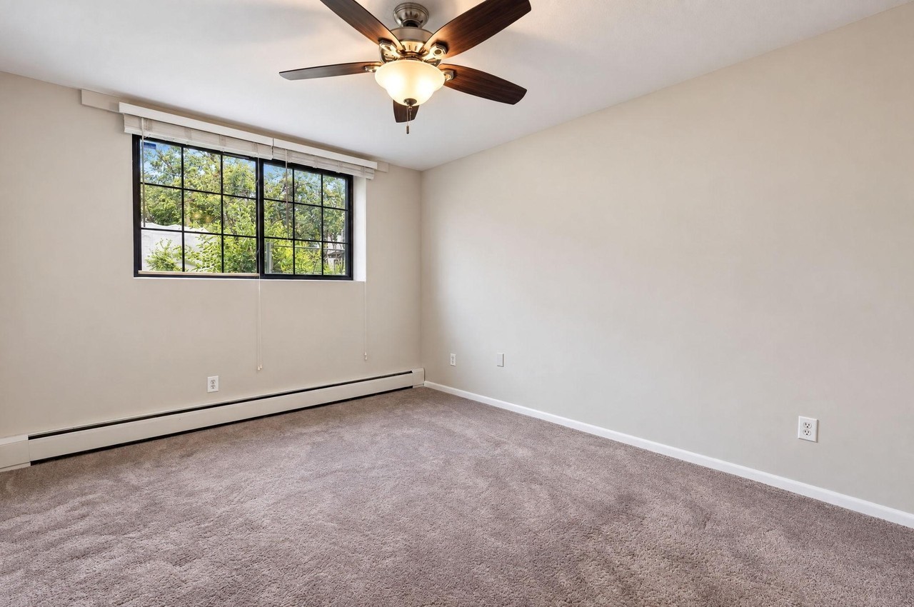 3215 Pillsbury Ave S #004 - Photo 7 of 22