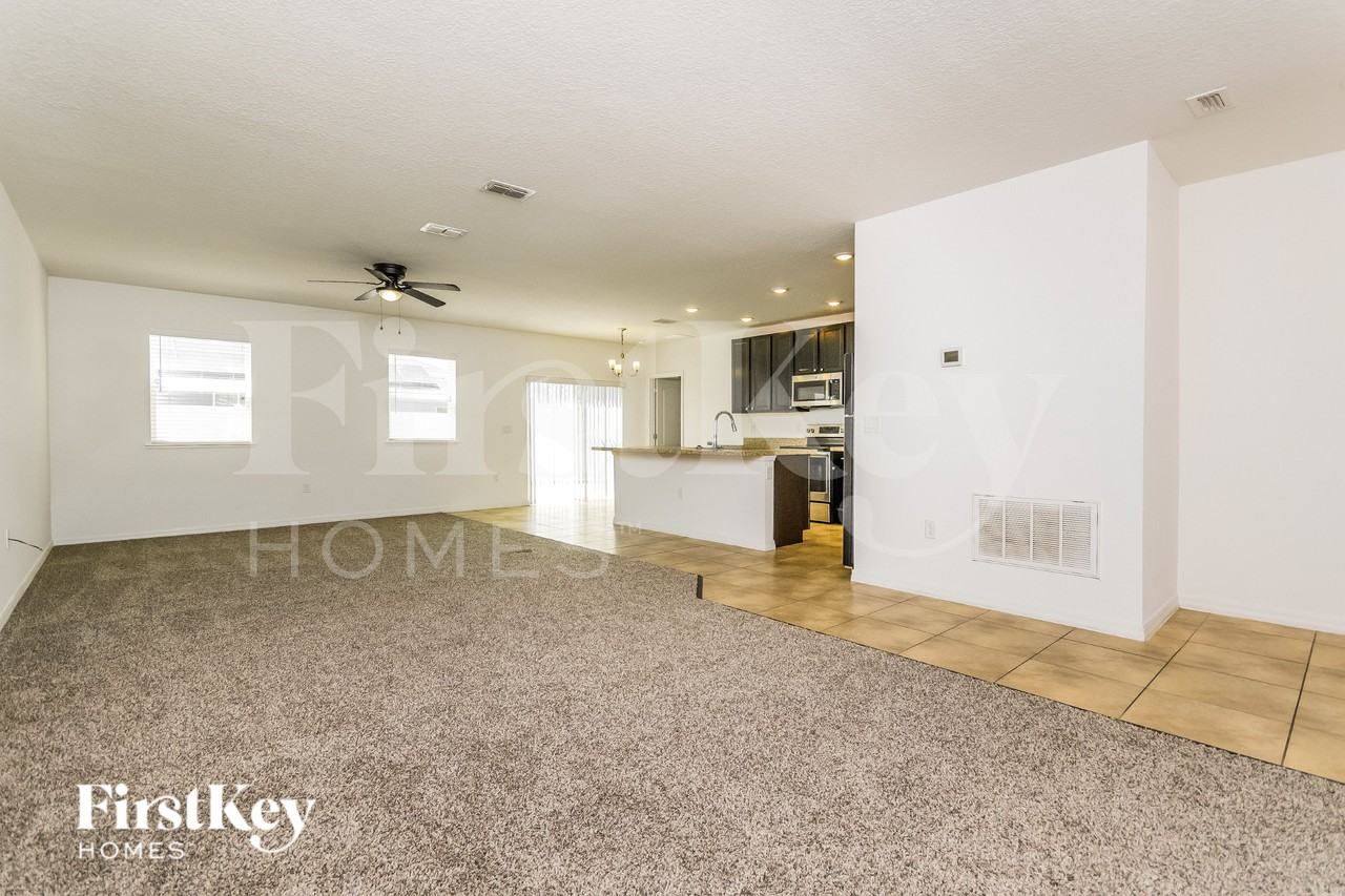 751 James Ct - Photo 3 of 17